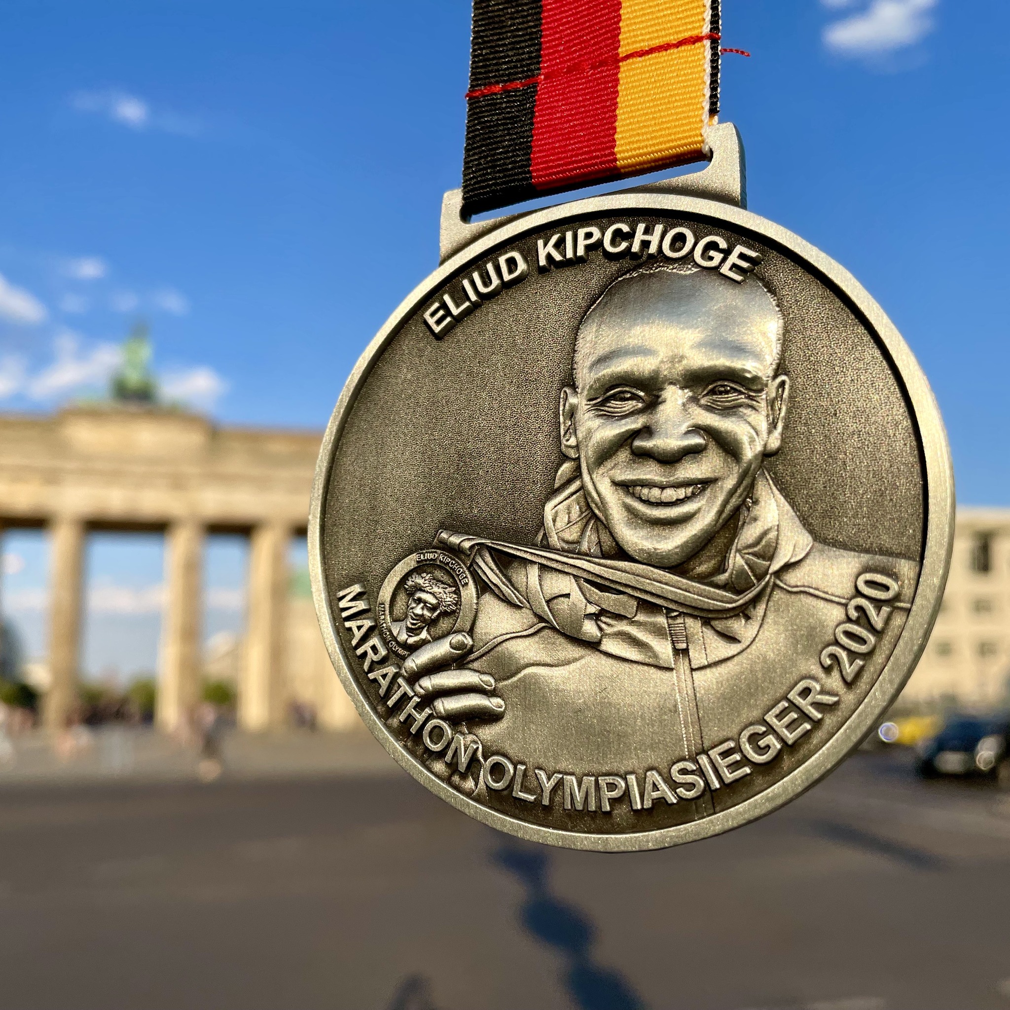 kipchoge_medal_berlin.jpg